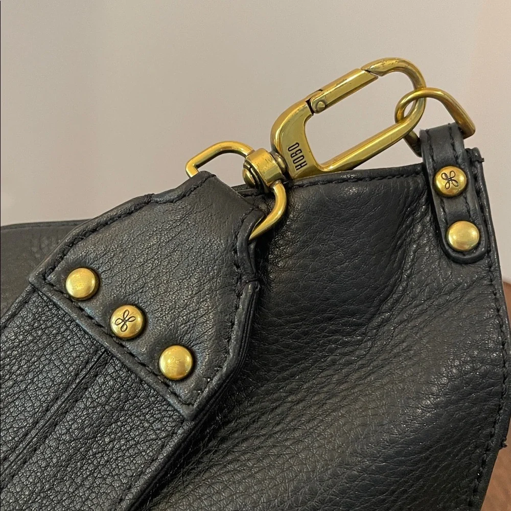 HOBO FLARE Bucket Bag Black Pebbled Leather Crossbody Purse - Picture 4 of 13